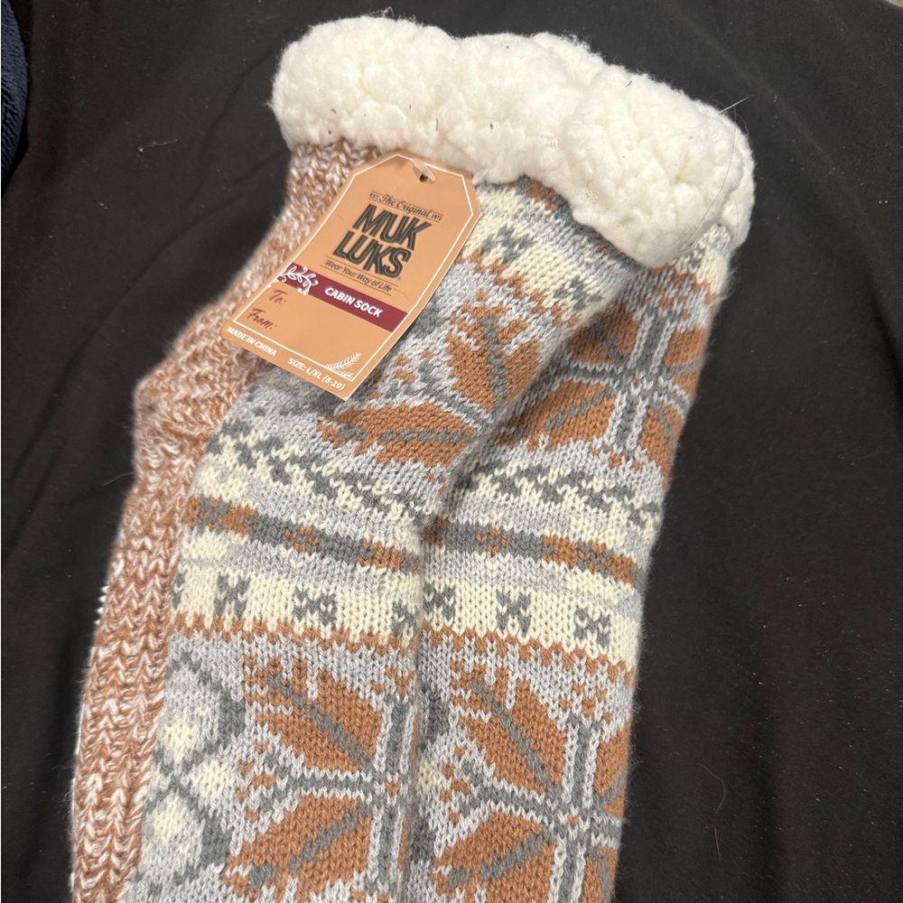 Muk Luks Snowflake Knit Slipper Socks in Brown and Cream